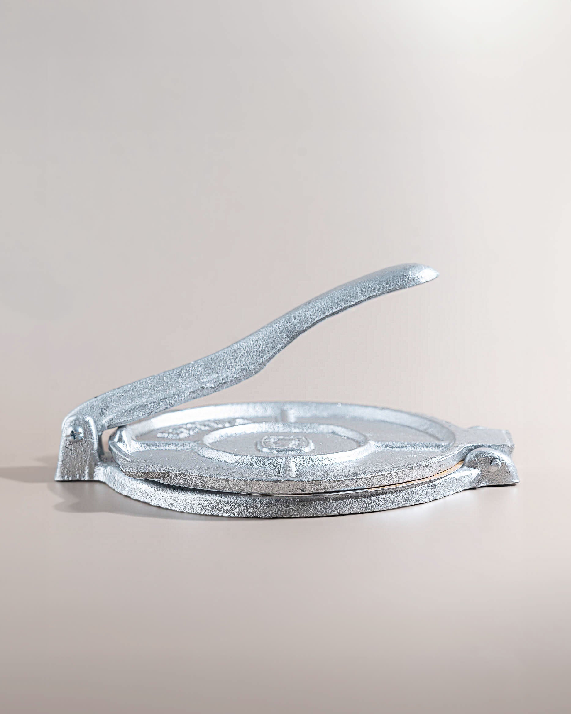 TORTILLA PRESS – Authentic Mexican Cast Iron Tortilla Press